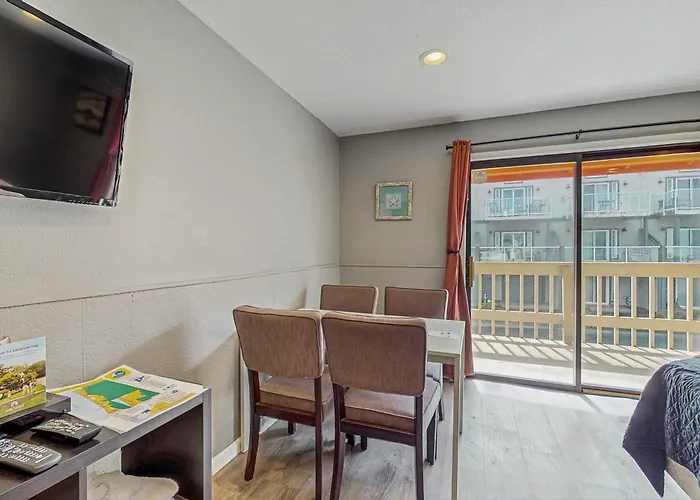 Sea Treasures Inn