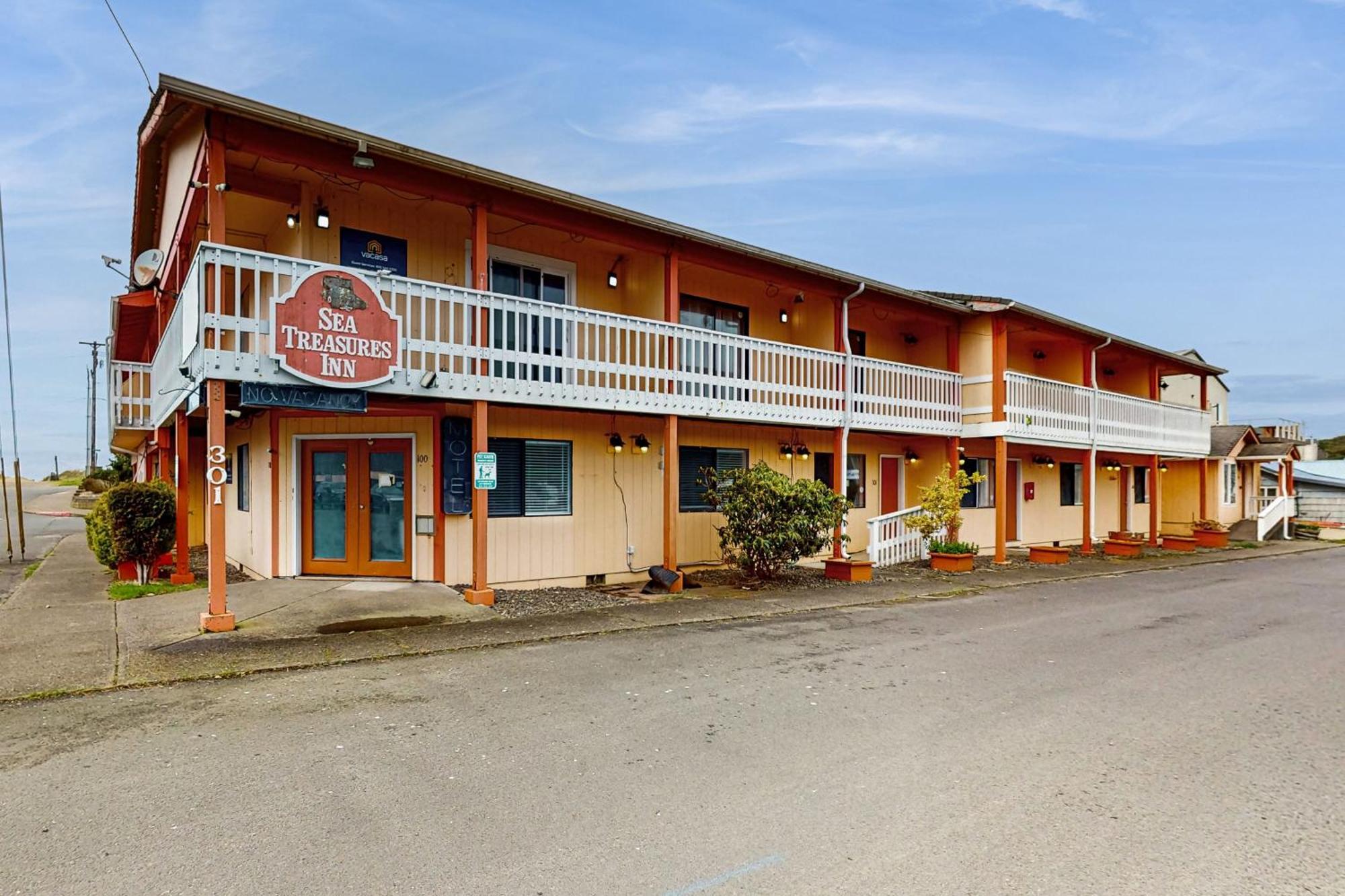 Sea Treasures Hotel